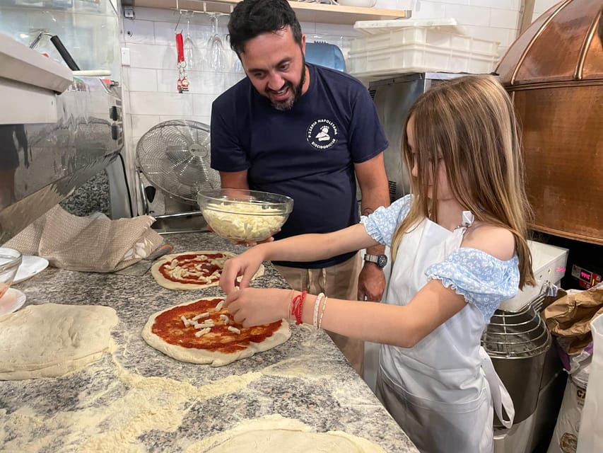 Rome: Neapolitan Pizza Cooking Class in Front of the Vatican - Toppings and assembly: less clutter, better flavor