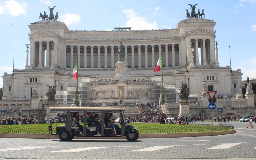 Rome: Night Tour of the City by Golf Cart (Private option) - Meeting Near the Colosseum and Settling Into the Evening