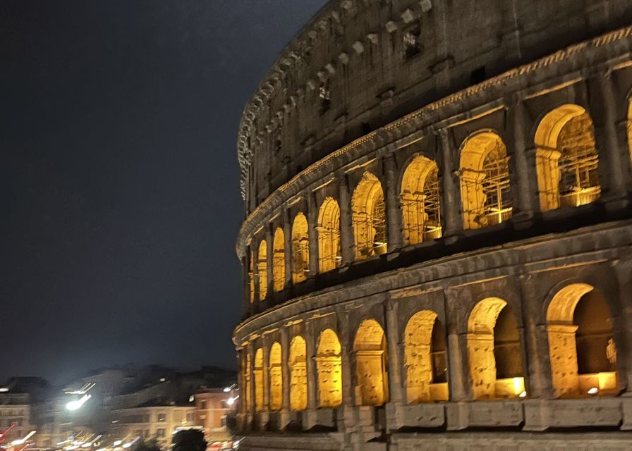 Rome: Nighttime Tour Outside the Colosseum with Local Guide - Meeting at Vittorio Emanuele II: easy to find, easy to start