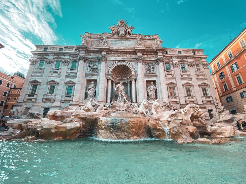 Rome: Opera Concert at Palazzo Poli - Fontana di Trevi - Entering Palazzo Poli, then getting your tickets like a pro