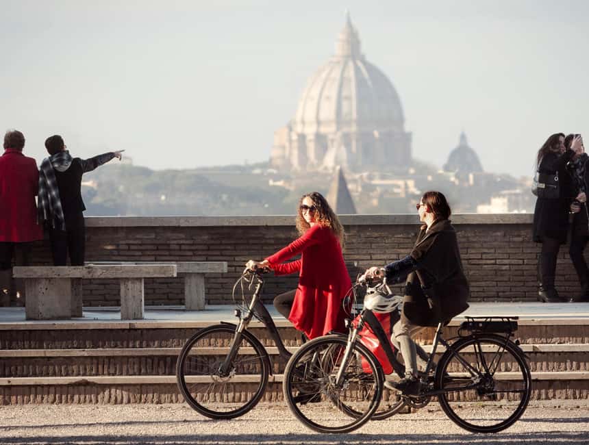 Rome: Panoramic Off-the-beaten-track Cannondale E-Bike tour - Getting comfortable on a Cannondale e-bike, even with Roman street grit