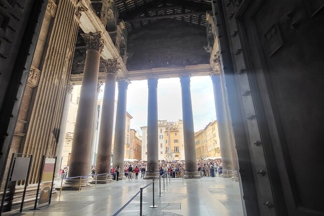 Rome: Pantheon Guided Tour with Entry Ticket - What kind of guide experience you can expect (and how to use it)