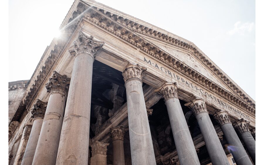 Rome Pantheon Semi-Private Guided Tour with an Archaeologist - The Pantheon is stunning, but the guide makes it make sense