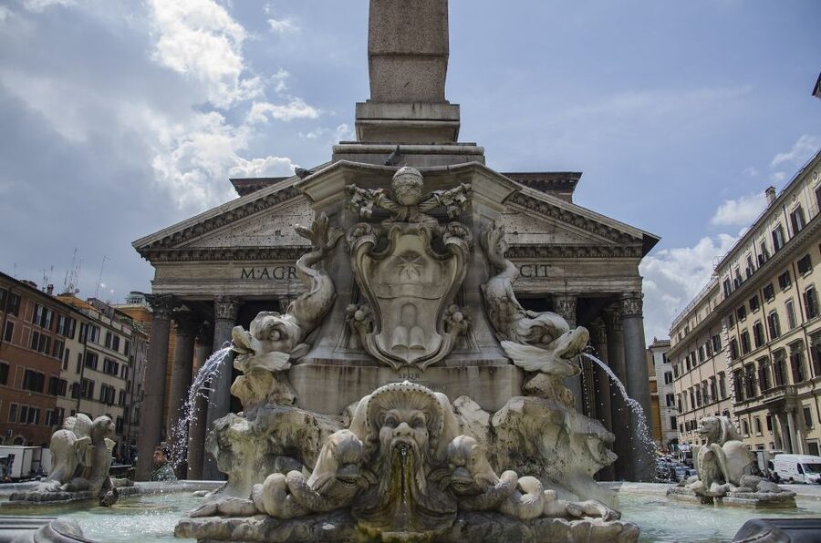 Rome: Pantheon Small Group Tour with Skip-The-Line Entry - Tombs, Pavement, and the Human Side of a Monument