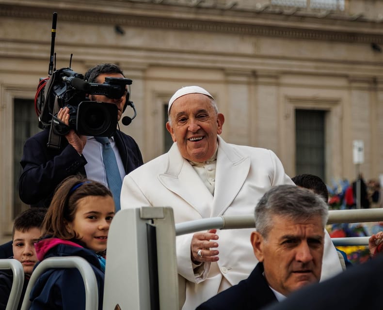 Rome: Papal Audience Tour With Reserved Access - The Big Win: Reserved Seats and Headsets for Pope Day