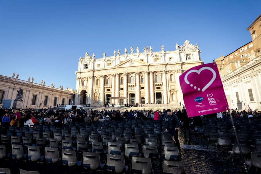 Rome: Papal Audience with Pope Leo XIV - Open square or Paul VI Hall: why the setting can change