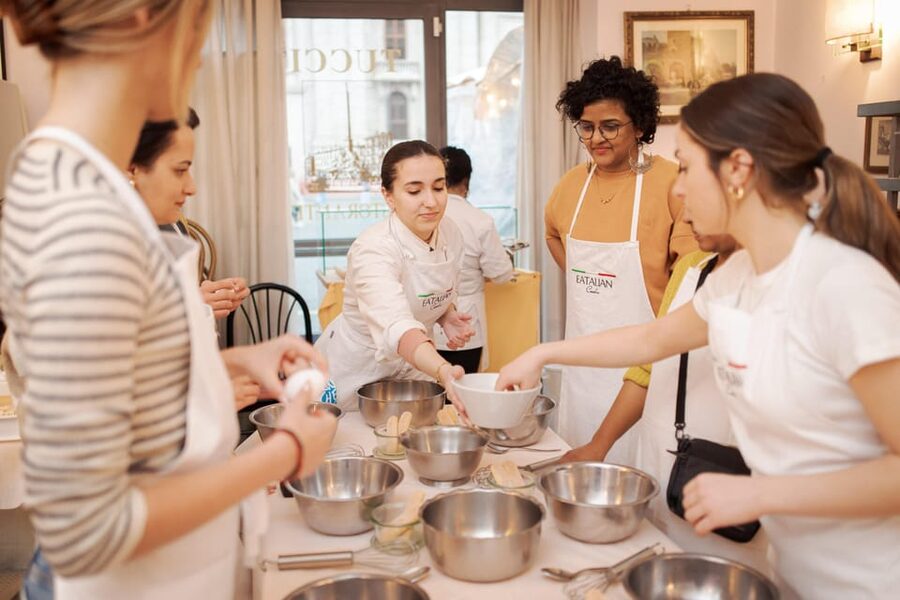 Rome: Pasta and Tiramisu Cooking Class in Piazza Navona - Ristorante Tucci Meeting Point: What Happens First