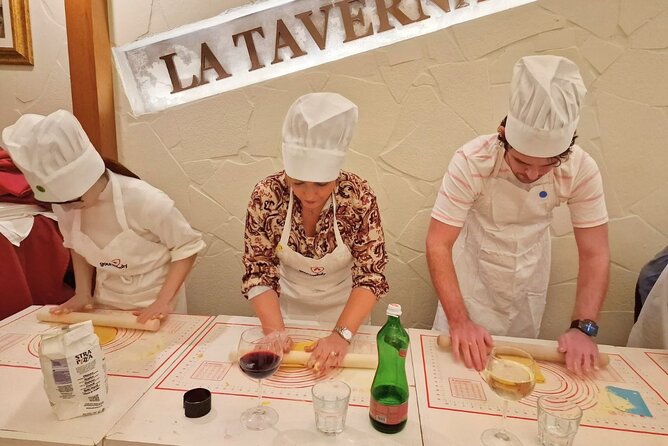 Rome: Pasta Cooking Class, Dinner & Wine in Authentic Restaurant - Key points