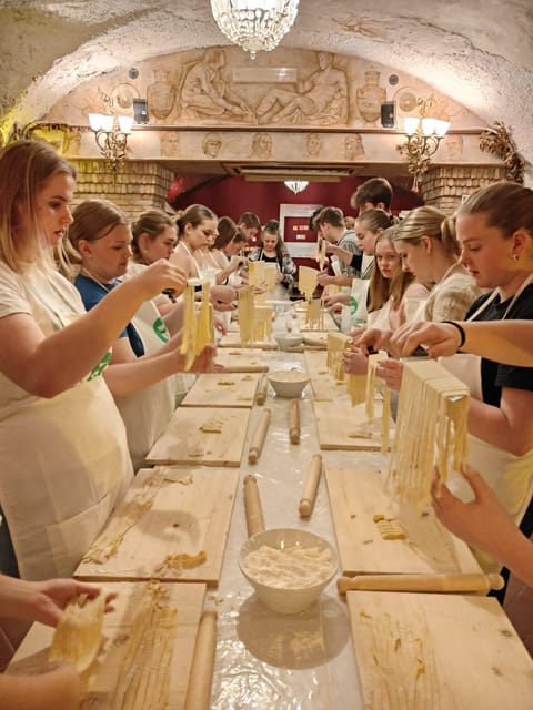 Rome: Pasta & Tiramisu Cooking Class near the Spanish Steps - The Meal Experience: Wine, Limoncello, and What Comes With It