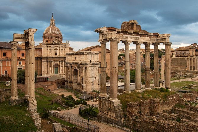 Rome Photography Masterclass - Private Photography Lesson - Stop 4: Trevi Fountain, including a special angle you will remember