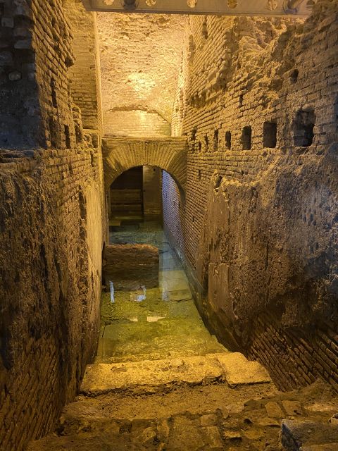 Rome: Piazza Navona and Trevi District Underground Pass - Pantheon outside and Trevi Fountain for the big Roman icons