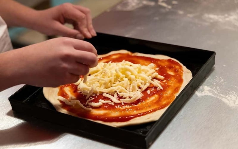 Rome: Pizza and Tiramisù Cooking Class with Glass of Wine - Should You Book This Rome Pizza and Tiramisù Class?