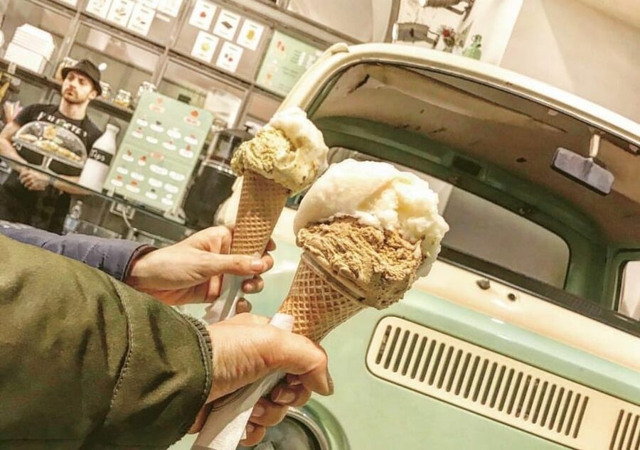 Rome Pizza & Gelato Cooking Class - Drinks and dessert pairing: wine, limoncello, and gelato you made