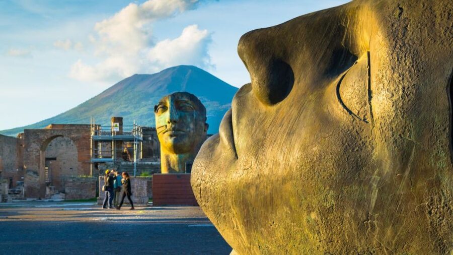 Rome: Pompeii Tour with Wine and Lunch by High Speed Train - What you see at Pompeii, beyond the postcard stops
