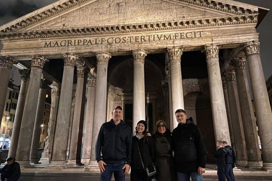 Rome : Private custom walking tour with a local guide - What the walking tour actually covers, photo stops and exterior views