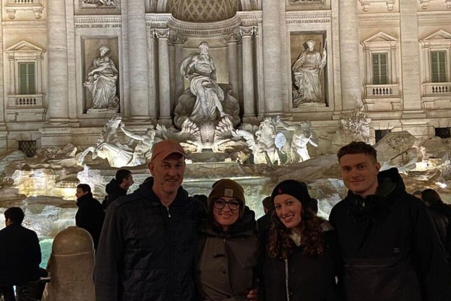 Rome : Private custom walking tour with a local guide - Museums inside: not included, but you can add them with planning