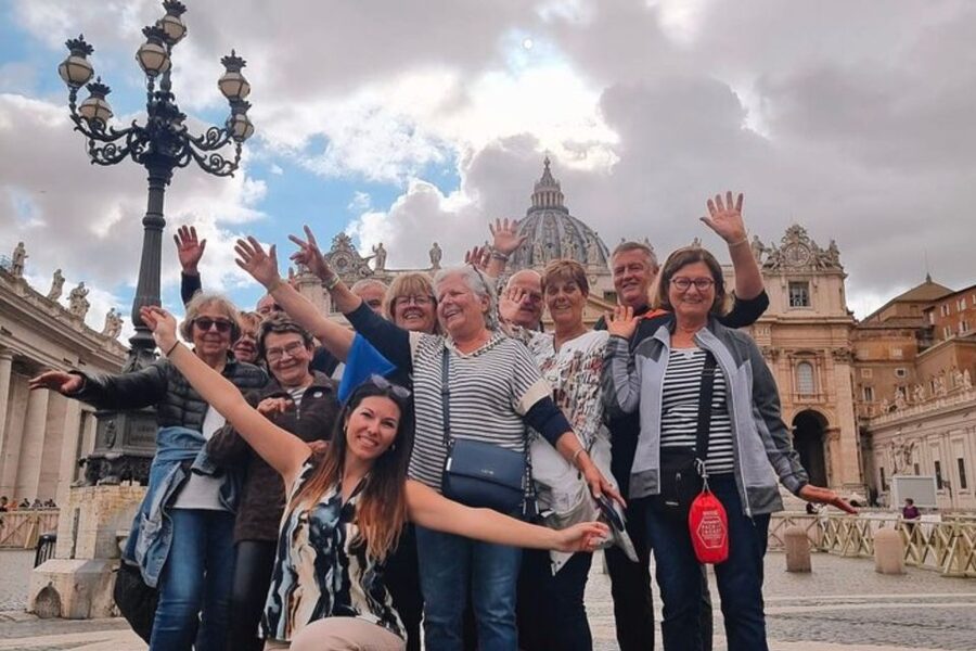 Rome : Private custom walking tour with a local guide - Meeting your local guide, with optional pickup that saves time