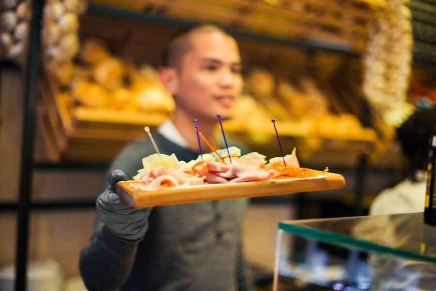 Rome: Private Food Tour with Local Guide - Your guide in the spotlight: why private makes a difference in Rome