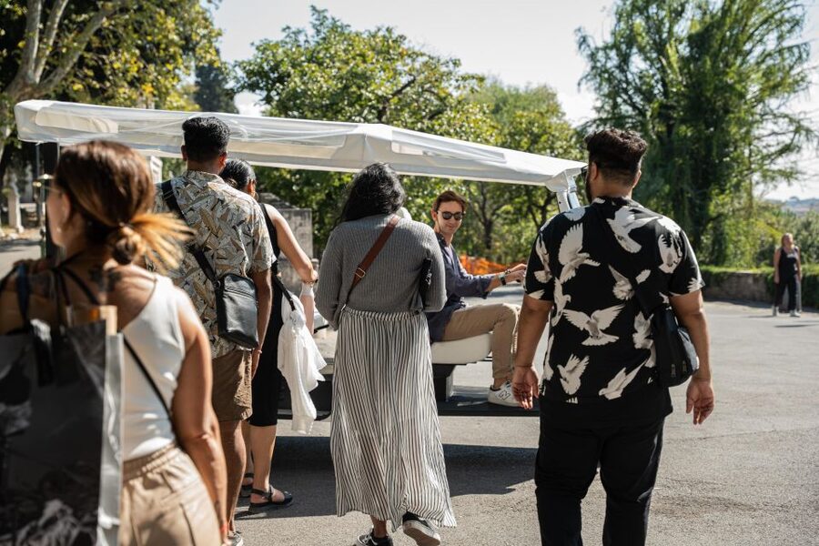 Rome: Private Tuk Tuk Tour with Hotel Pickup and Prosecco - Via Veneto, Quirinale, and Rione Monti: Rome Between the Big Names