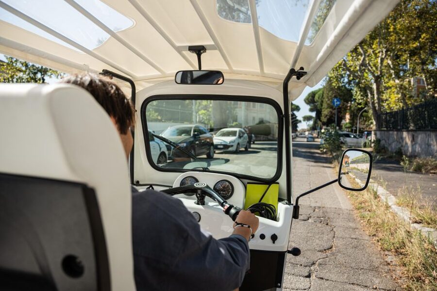 Rome: Private Tuk Tuk Tour with Hotel Pickup and Prosecco - Colosseum Photo Stop and the Reality of Seeing It in 3 Hours