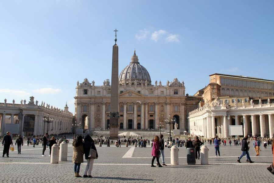 Rome: Private Vatican and Sistine Chapel Skip-the-Line Tour - Vatican Museums in a tight, smart route: Raphael Rooms and Maps