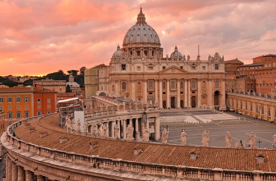 Rome: Private Vatican Museums and Sistine Chapel Tour - Inside the Vatican Museums: Gallery of Maps without the rush