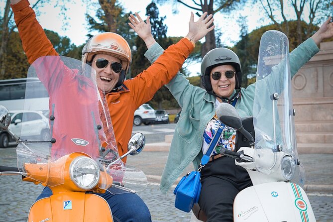 Rome: Private Vespa Tour and Professional Photoshoot - The professional photographer on the move: how your shoot plays out