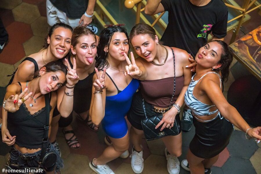 Rome: Pub Crawl and Ultimate Party with Open Bar and Pizza - Getting the Most Out of the 5-Hour Party Plan