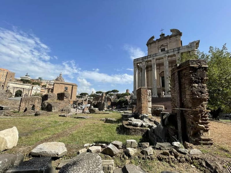 Rome: Roman Forum Myths and Legends Private Guided Tour - Skip-the-Line, Headsets, and the Small Stuff That Makes It Work