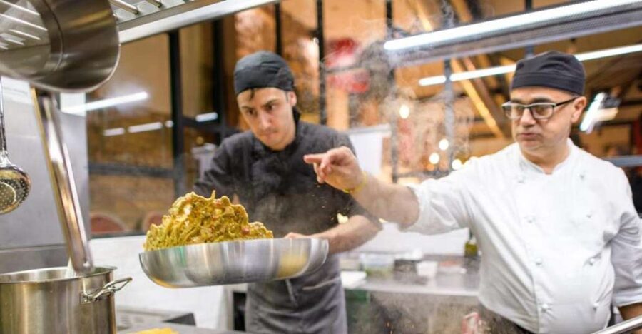 Rome: Roman Restaurant Dining Experience with Food and Wine - Key things to know before you book