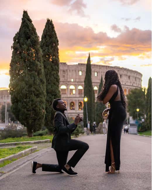 Rome: Romantic Proposal PhotoShoot - A Roman proposal that stays private and feels natural