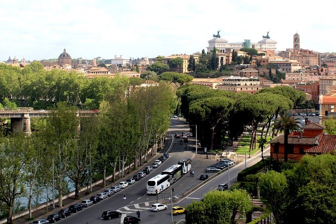 Rome’s Top Highlights by Luxury Golf Cart - St. Peter’s Basilica area and Castel Sant’Angelo by the Tiber