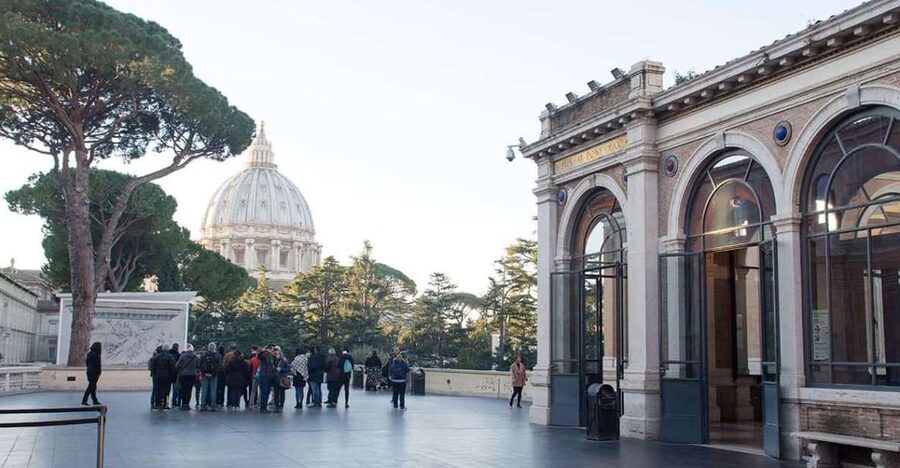 Rome: Skip the line Vatican Museums & Sistine Chapel Tour - Meeting up at Viale Giulio Cesare or Cortile del Belvedere