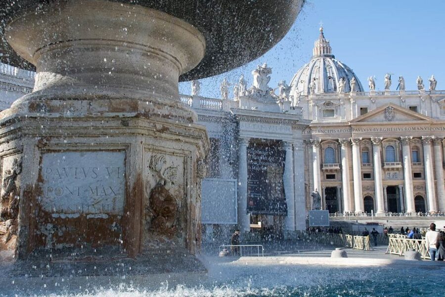 Rome: Skip the line Vatican Museums & Sistine Chapel Tour - Vatican Museums galleries: the Gallery of Maps that changes how you see Italy