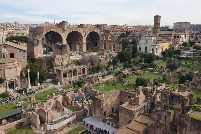 Rome: Small-Group Colosseum Arena and Forum Tour Adults Only - Meeting at the Arch of Constantine, right where the action starts