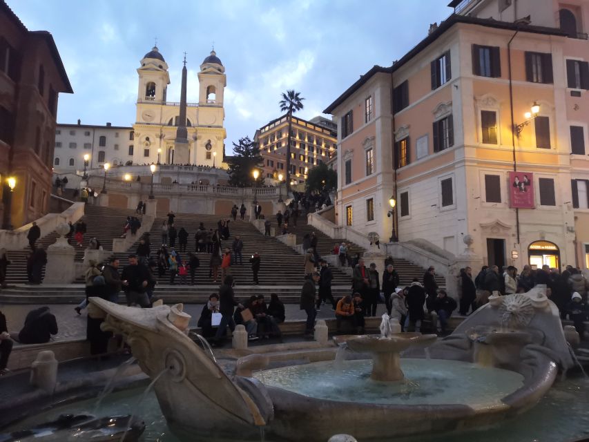 Rome: Spanish Steps, Trevi, Navona and Pantheon Sunset Tour - Piazza Navona at night: the square that plays well with light