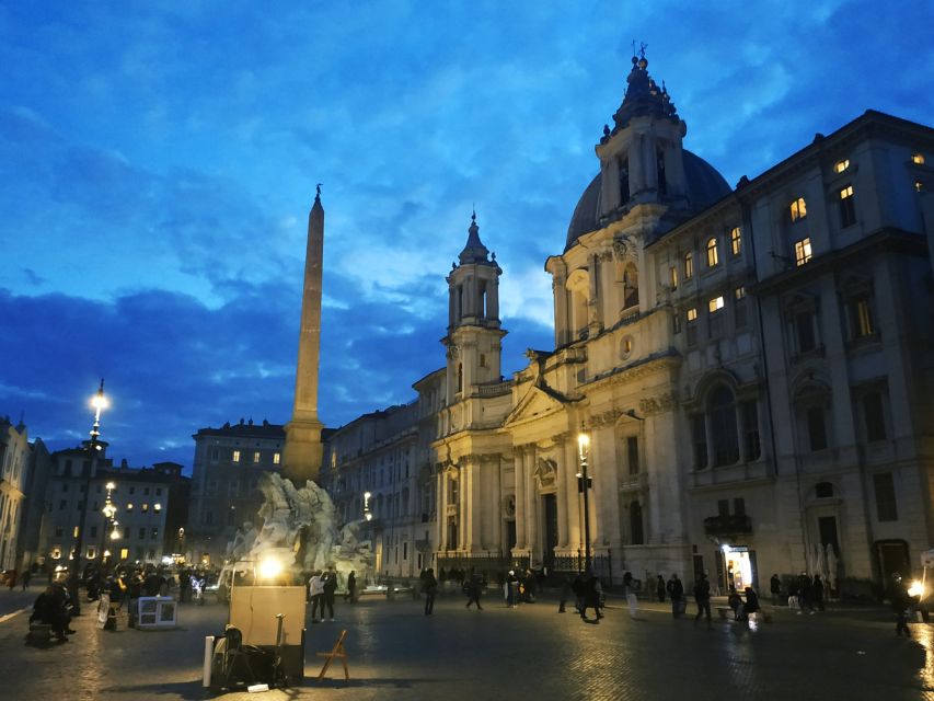 Rome: Spanish Steps, Trevi, Navona and Pantheon Sunset Tour - The surprise stop on a real Roman street