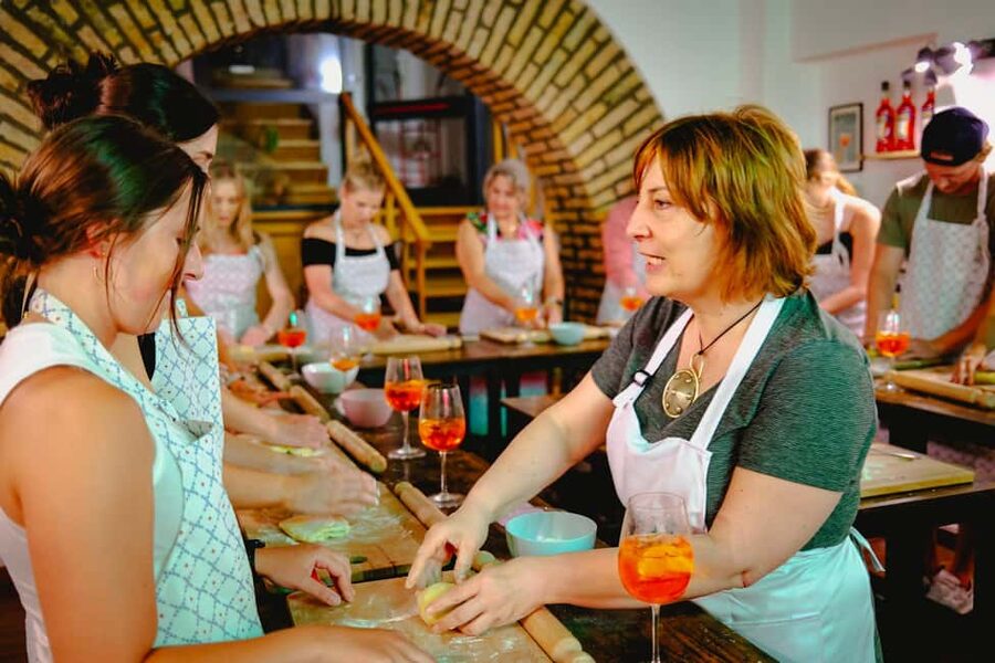 Rome: Spritz & Spaghetti Cooking Class - Key things to know before you go