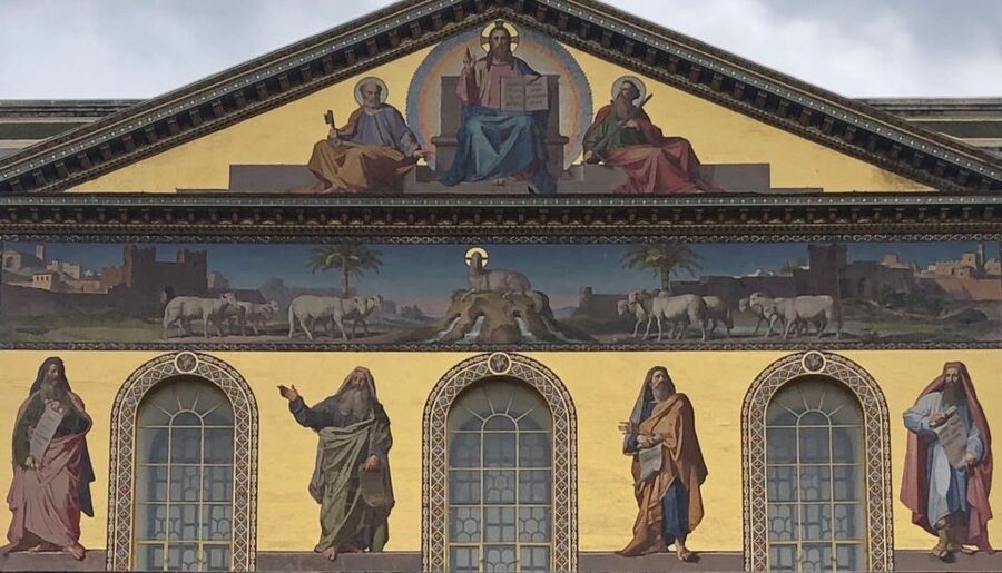 Rome: St Paul's Basilica, Sarcophagus, & Major Basilica Tour - Dress code and etiquette: small limits that matter inside