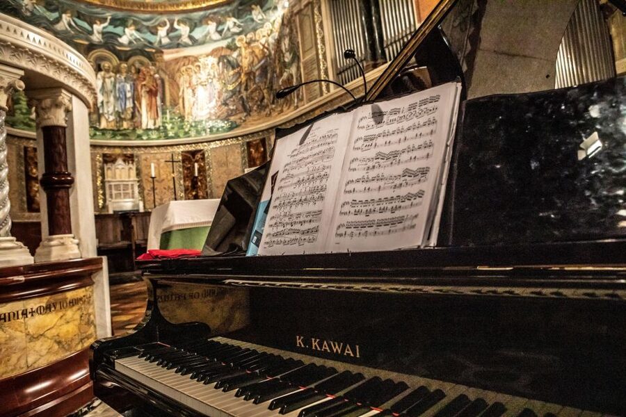 Rome: St. Paul's Within the Walls New Year's Concert Ticket - The vibe: opera that still works on a holiday night