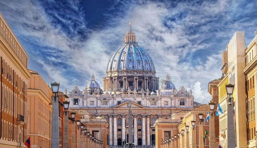 Rome: St. Peter's Basilica Express Guided Tour - Inside St. Peters Basilica: Michelangelo, Bernini, and Dome Mosaics