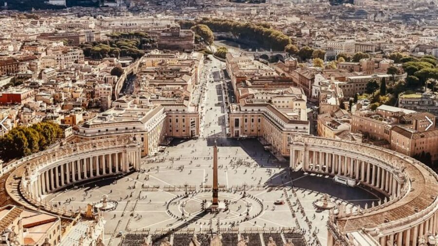 Rome: St. Peter's Basilica Express Guided Tour - The Vatican Grottoes: Tombs, Burial Sites, and the Meaning Underfoot