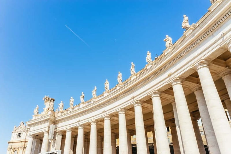 Rome: St. Peter's Basilica, Papal Tombs, and Dome Climb Tour - How guides manage lines and crowds without losing the plot