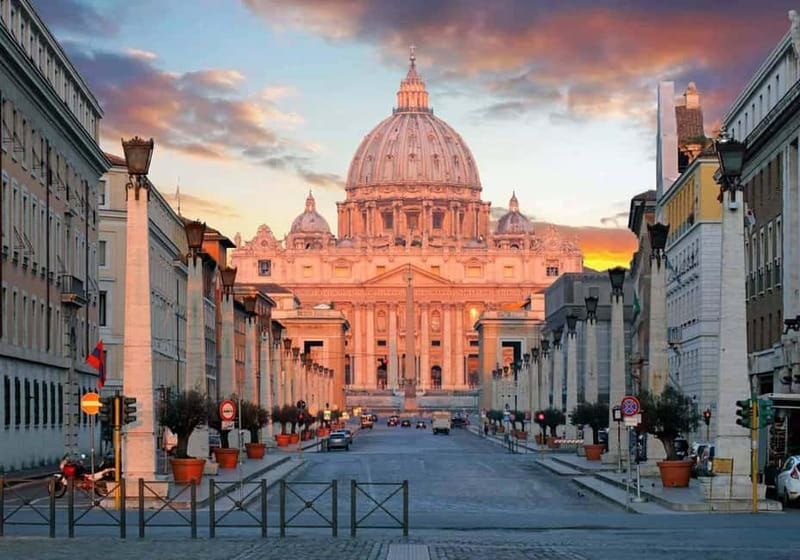 Rome: St. Peter's Basilica & Papal Tombs Tour with Dome - Bernini’s Baldachin and the Papal Altar area