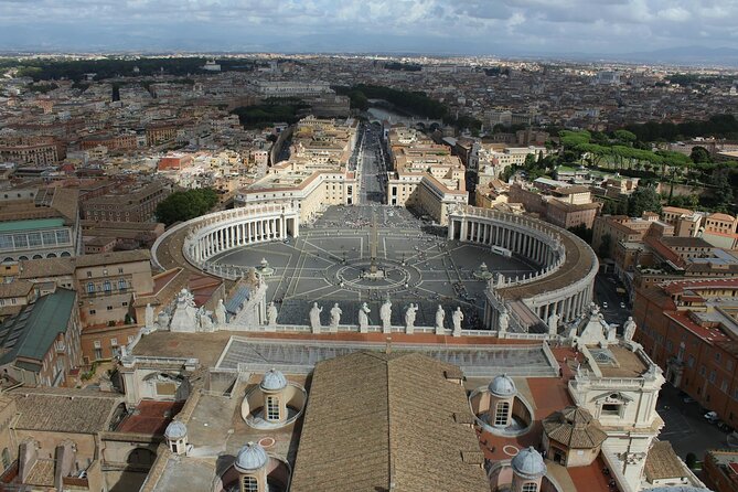 Rome St. Peter's Basilica Tour with exclusive Underground Access - Price and Value: Paying for Guide Power and Grotto Time