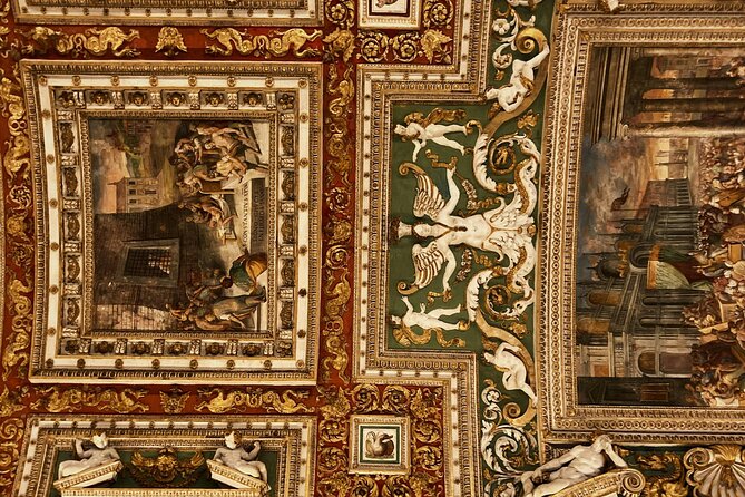 Rome St. Peter's Basilica Tour with exclusive Underground Access - Bernini’s Baldacchino Stop: The Theater Above the Altar
