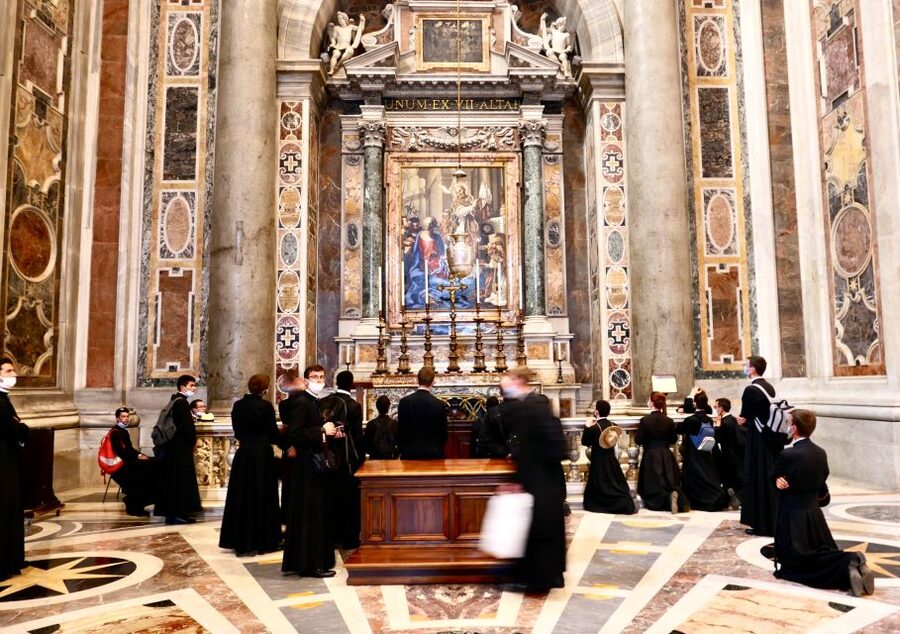 Rome: St. Peter's Basilica with Dome Private Tour - Climbing the Dome: From Interior Detail to Bird’s-Eye Rome