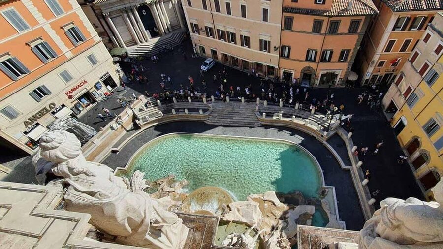 Rome: The Four Seasons by Vivaldi - Chiesa Evangelica Metodista: small-church acoustics and close-up string sound