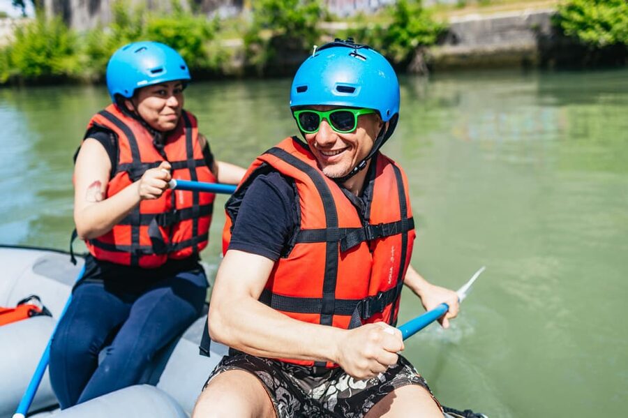 Rome: Tiber River Urban Rafting Tour with Roman Pizza - What to bring so you enjoy the ride instead of worrying