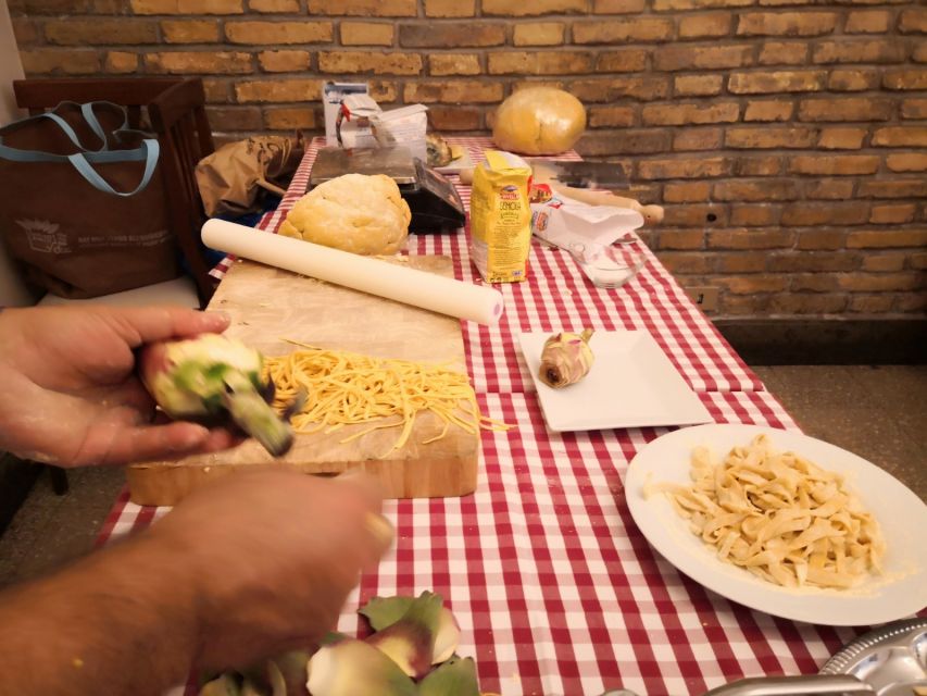 Rome: Traditional Cooking Class in the Jewish Ghetto - The guides: where the history and coaching land